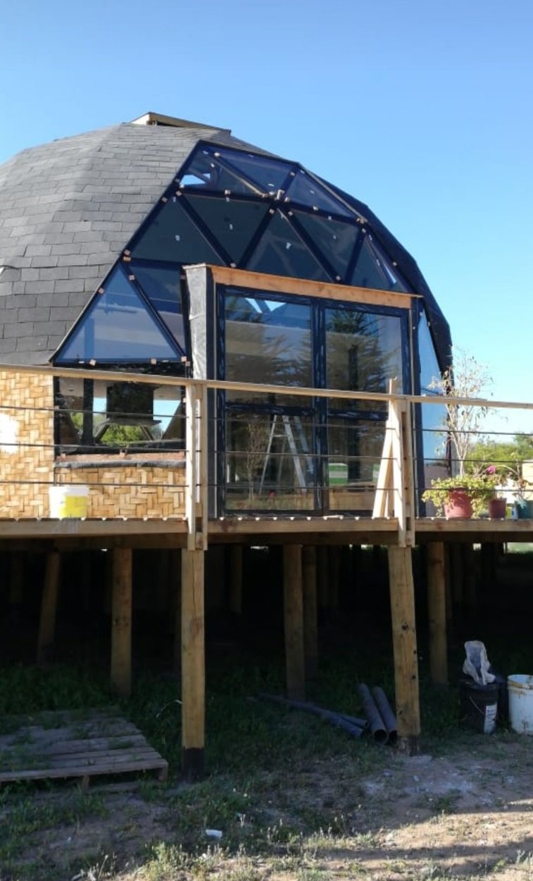 Domos geodésicos en vidrio y aluminio